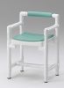Fauteuil de douche plastique avec accoudoirs et dossier